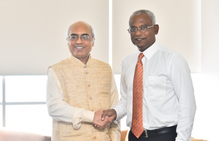 އިބޫ، އިންޑިއާގެ ސަފީރާ ބައްދަލުކުރައްވައިފި