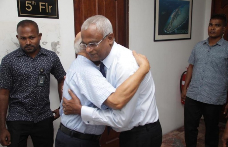 ރައީސާ އެކު ގާނޫނާ ޚިލާފު "ޑީލަކަށް" ނުދާނަން: އިބޫ