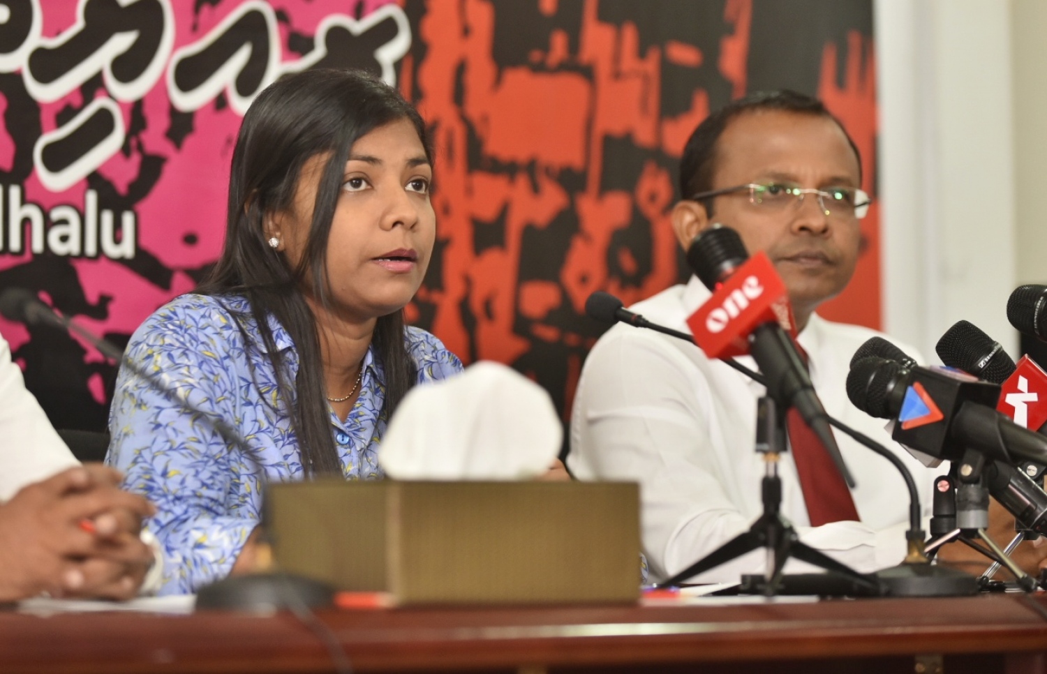 ނޫސްވެރިންގެ ބައްދަލުވުމުގައި ރޮޒެއިނާ މިއަދު ވާހަކަ ދައްކަވަނީ. - ފޮޓޯ: ހުސެއިން ވަހީދު/ މިހާރު