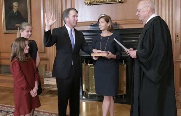 ޓްރަމްޕް އެންމެ ފަހުން ސުޕްރީމް ކޯޓުގައި ކާމިޔާބު ހޯދައިފި