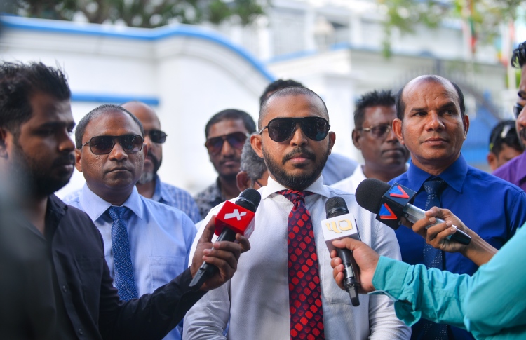 މަސީހު މަގާމުން ދުރު ކުރާނަން: މެމްބަރުން