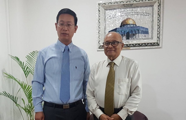 ޗައިނާ ސަފީރާއި މައުމޫން ބައްދަލުކުރައްވައިފި