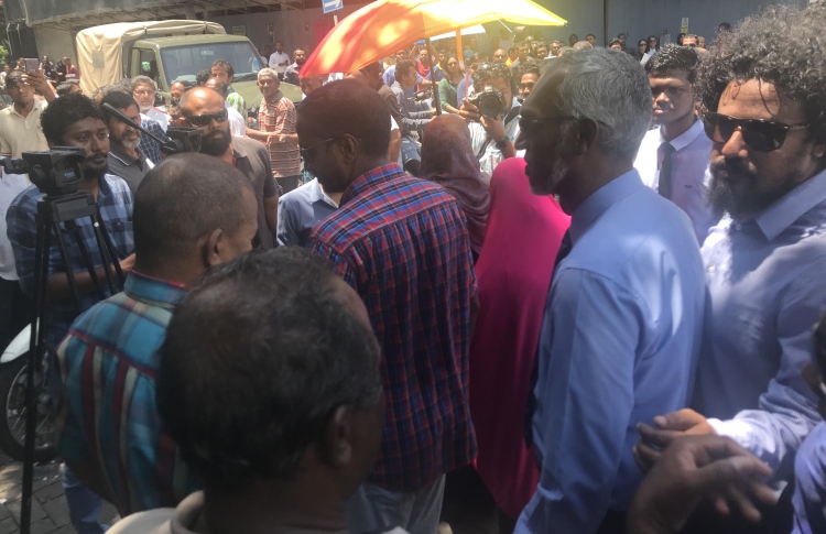 މިނިސްޓަރު މުއިއްޒާ ދިމާކޮށްލައިފި