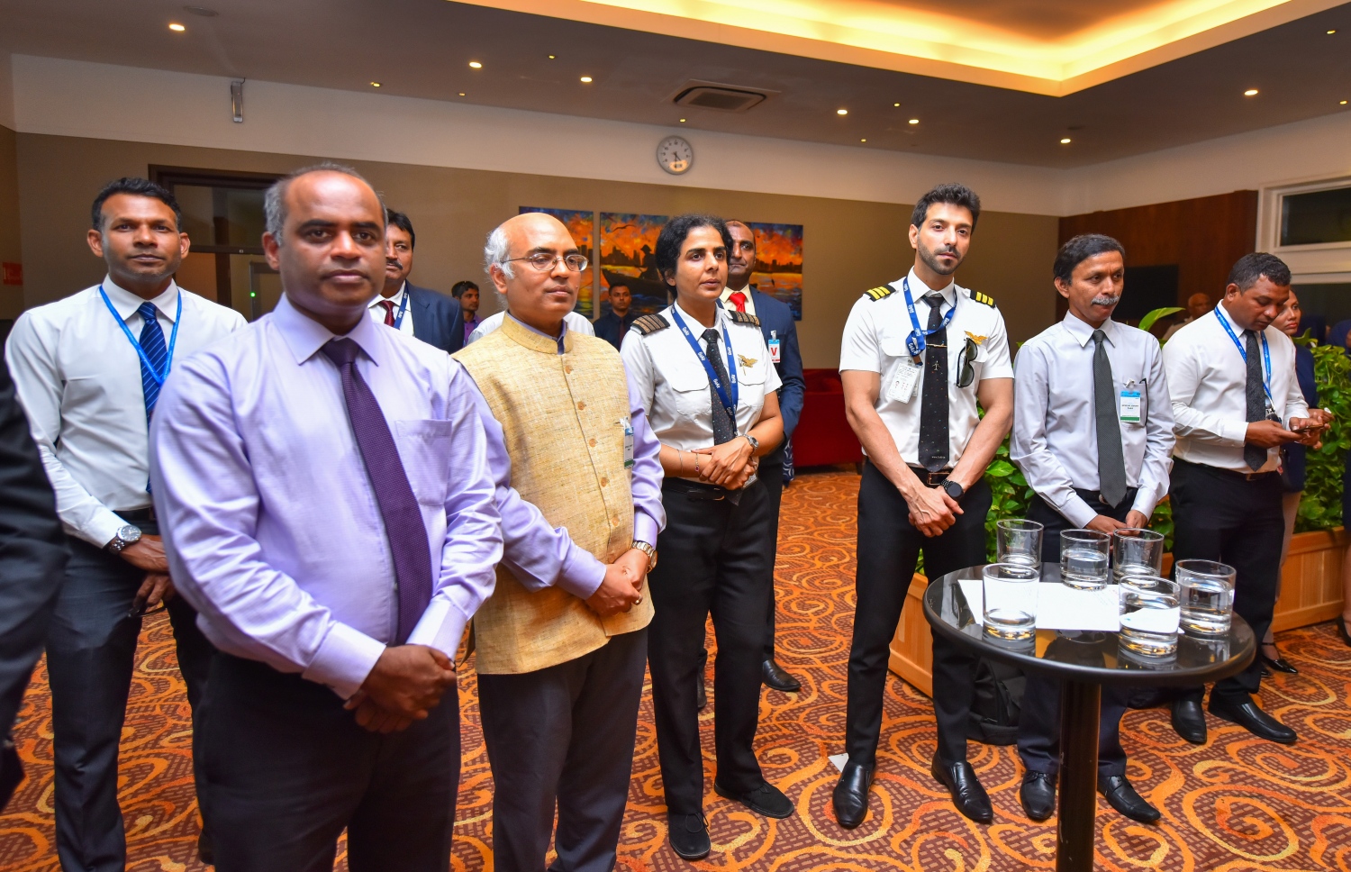 އިންޑިޔާގެ ގޯއެއާގެ ދަތުރުތައް ފެށުމަށް މިއަދު ބޭއްވި ރަސްމިއްޔާތުގައި އެ ބޯޓު ދުއްވި ދެ ޕައިލެންޓުން (ވ) އަދި ރާއްޖޭގައި ހުންނަވާ އިންޑިއާގެ ސަފީރު އަކިލޭޝް އާއި އެމްއޭސީއެލްގެ އެމްޑީ އާދިލް ބައިވެރިވެވަޑައިގަންނަވަނީ..-- ފޮޓޯ: ހުސެއިން ވަހީދު/ މިހާރު