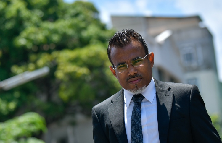 އޭޖީ ދެއްކެވީ ގޯސްތަކެއް، 348 މިލިއަން ދޭން ދެކޮޅު