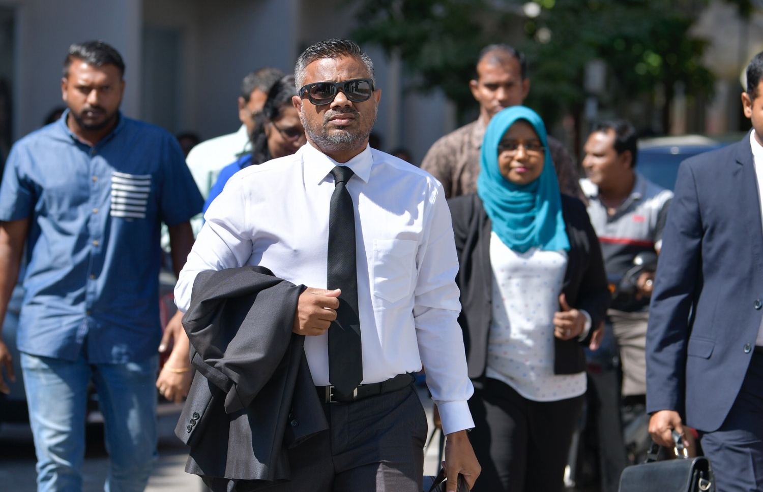 ރިޔާސީ އިންތިޚާބު ބާތިލް ކޮށްދިނުމަށް އެދިވަޑައިގެން، ރައީސް ޔާމީން ސުޕްރީމް ކޯޓަށް ހުށަހެޅުއްވި މައްސަލައިގެ ފަހު އަޑުއެހުމަށް، އެމަނިކުފާނުގެ ގާނޫނީ ވަކީލް އައްބާސް ޝަރީފް މިއަދު ވަޑައިގަންނަވަނީ.---ފޮޓޯ: ނިޝާން އަލީ/މިހާރު