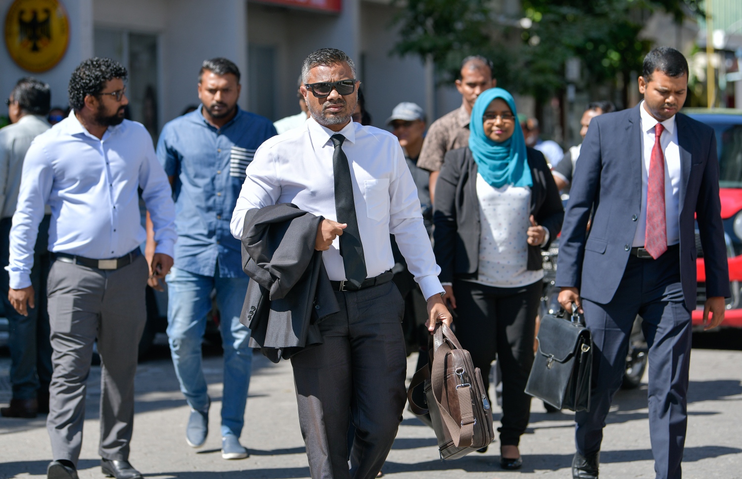 ރައީސް ޔާމީންގެ ގާނޫނީ ވަކީލު އައްބާސް ޝަރީފް ޝަރީއަތުގެ އަޑުއެހުމަކަށް ސުޕްރީމް ކޯޓަށް ވަޑައިގަންނަވަނީ. --ފޮޓޯ: ނިޝާން އަލީ/މިހާރު