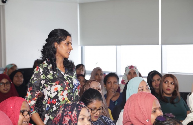 އަންހެން ވިޔަފާރިވެރިންގެ ޝަކުވާތައް އިބޫއަށް