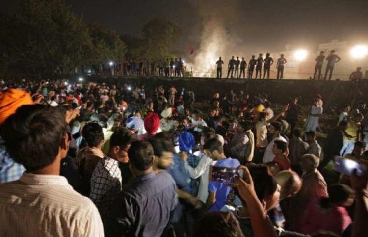 ރޭލް ގޮސް އާއްމުންތެރެއަށް، މަރުވި މީހުންގެ އަދަދު 60 އަށް