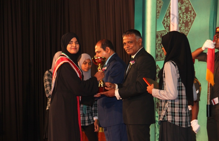 އަހުމަދިއްޔާ ސްކޫލުން އެންމެމޮޅު 3 ދަރިވަރުން ހޮވައިފި