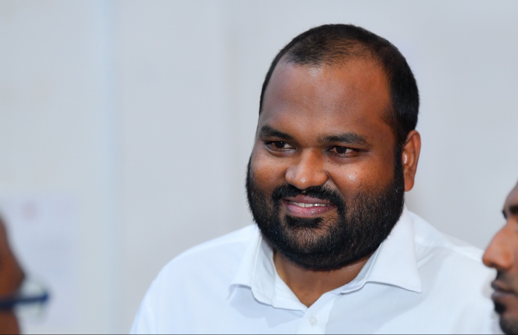 އަލީ ވަހީދު ފުރުން މަނާކޮށްފި