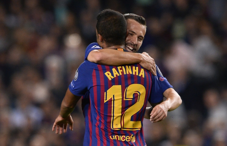 ބާސެލޯނާ ދެ ވަނަ ބުރާ ގާތަށް، ޓޮޓެންހަމަށް ޕްރެޝަރު