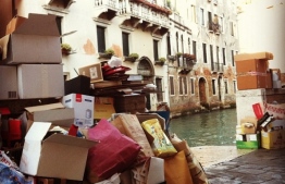 Littering in Venice, Italy. PHOTO: CROSS-POLLINATE.COM