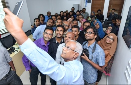 President-Elect Ibrahim Mohamed Solih snaps a few 'selfies' with the staff of Mihaaru Media Family. PHOTO: MIHAARU