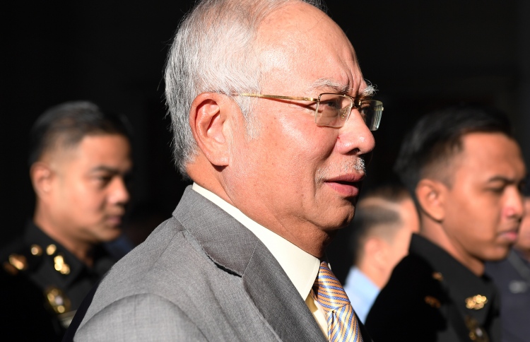 ނަޖީބު ރައްޒާގުގެ ޝަރީއަަތް ފަސްކޮށްފި