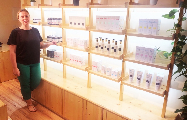 މަޝްހޫރު ބްރޭންޑް "ދި އޯގޭނިކް ފާމަސީ" ރާއްޖެ އަށް