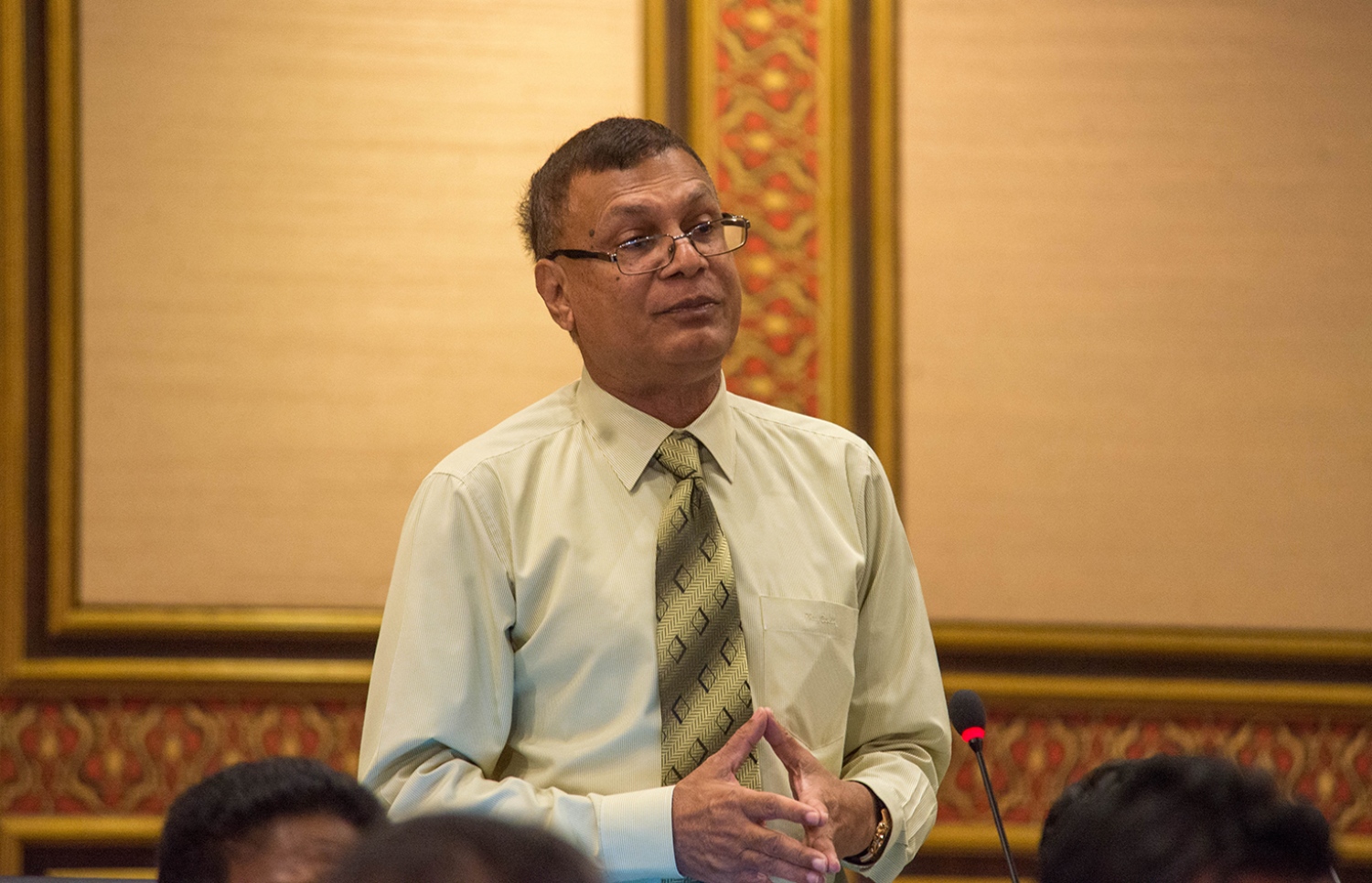 މަރަދޫ ދާއިރާގެ މެމްބަރު އިބްރާހިމް ޝަރީފް މިއަދު ވާހަކަ ދައްކަވަނީ. - ފޮޓޯ: މަޖިލިސް