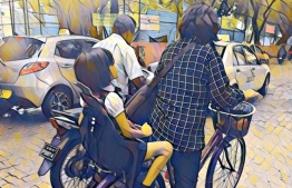 ޒާރާ އާއި މުސްކާން ބައިސްކަލުގައި ދަނީ. ޓްވިޓާ ފޮޓޯ: ހަސަން ޒަކީ