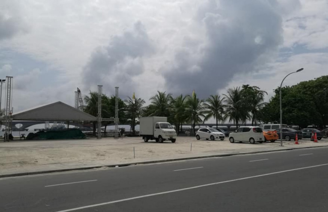 ނަޝީދު ބައިވެރިވާ ހަރަކާތަކަށް އާޓިފިޝަލްބީޗު ހުސްކުރަނީ