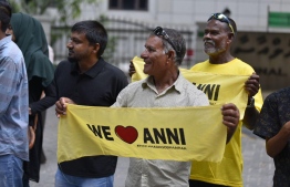 Supporters hold up banners reading 'We [heart] Anni", referring to former President Mohamed Nasheed by the affectionate nickname he is commonly known by. PHOTO/MIHAARU