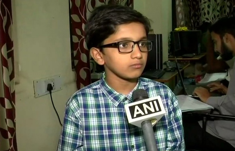 އުމުރުން 11 އަހަރުގައި ބީޓެކް ޓީޗަރަކަށް