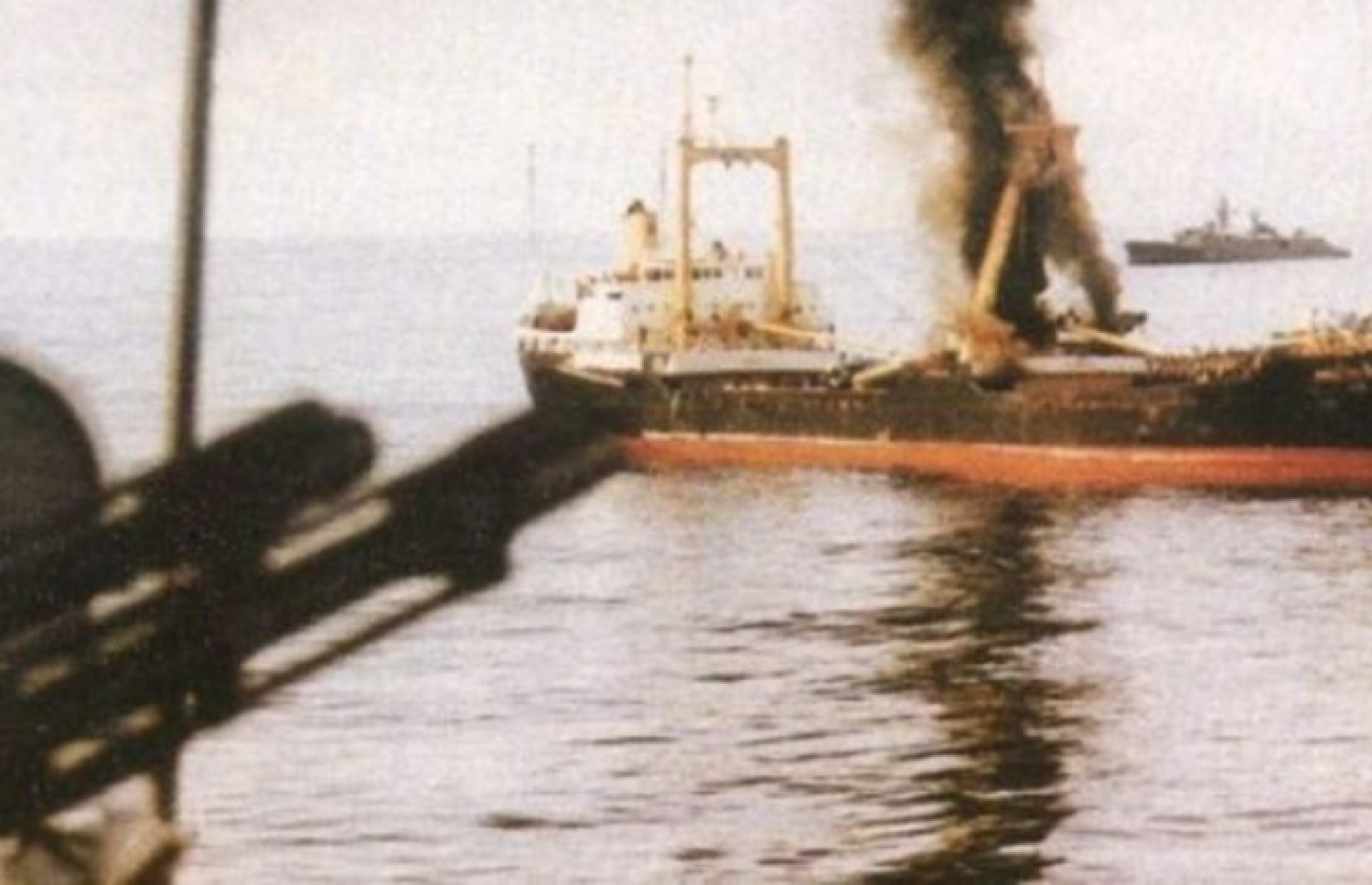 މީހުން ރަހީނުކޮށްގެން، ހަނގުރާމަވެރިން ފިލަން ބޭނުންކުރި އެމްވީ. ޕްރޮގްރެސް ލައިޓް ހުއްޓުވަން އިންޑިއާ ސިފައިން ހަމަލާ ދެނީ