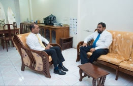 Former President Mohamed Nasheed (L) meets JP leader Qasim Ibrahim. FILE PHOTO: HUSSAIN WAHEED / MIHAARU