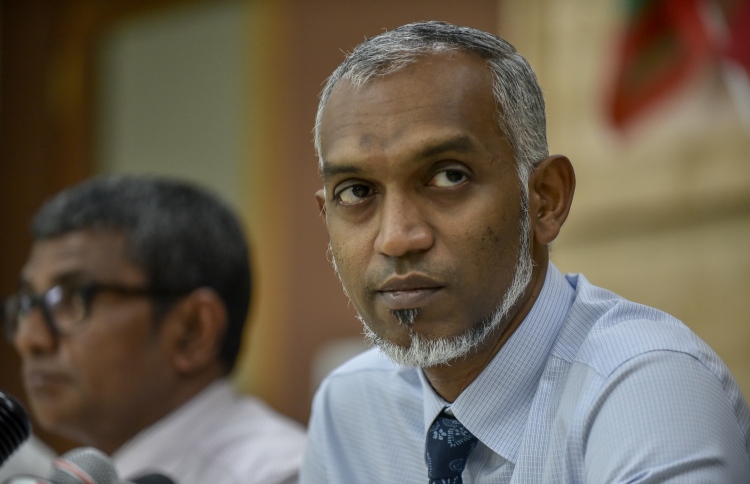 ސަރުކާރު ދޯދިޔާ ކަމަށް ވިދާޅުވެ މުއިއްޒުގެ ހަމަލާތައް