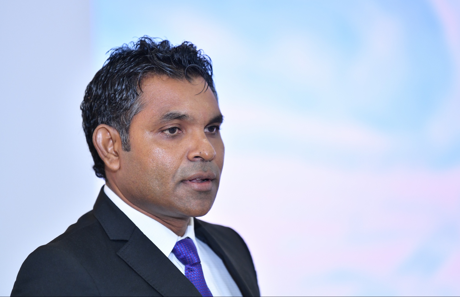 "ބްރެއިން އެންޑް ސްޕައިން" ކޮންފަރެންސް ފެށުމުގެ ރަސްމިއްޔާތުގައި އިންތިޚާބީ ނައިބު ރައީސް ފައިސަލް ނަސީމް ވާހަކަފުޅު ދައްކަވަނީ.--ފޮޓޯ: ހުސެއިން ވަހީދު/ މިހާރު