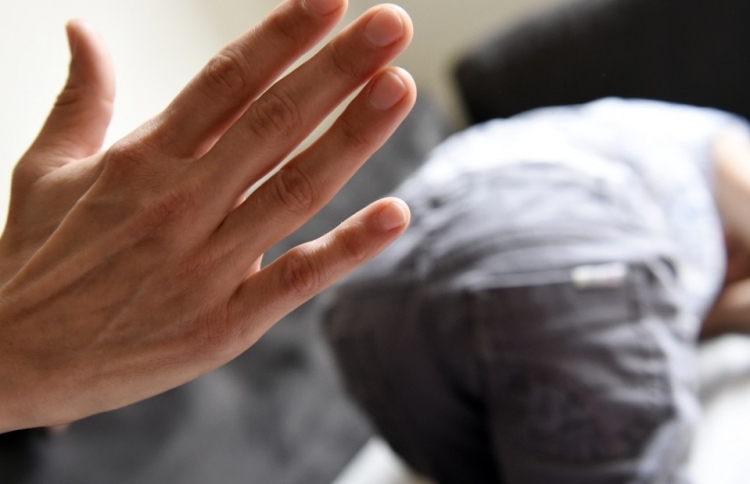 ކުދިންގެ ގައިގައި ނުޖަހާތި، ނަތީޖާ ވަރަށް ގޯސް