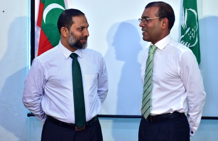 ކޯލިޝަނަށް މަޖިލިސް ލިބޭގޮތަށް އެއްބަސްވާންޖެހޭ: ނަޝީދު