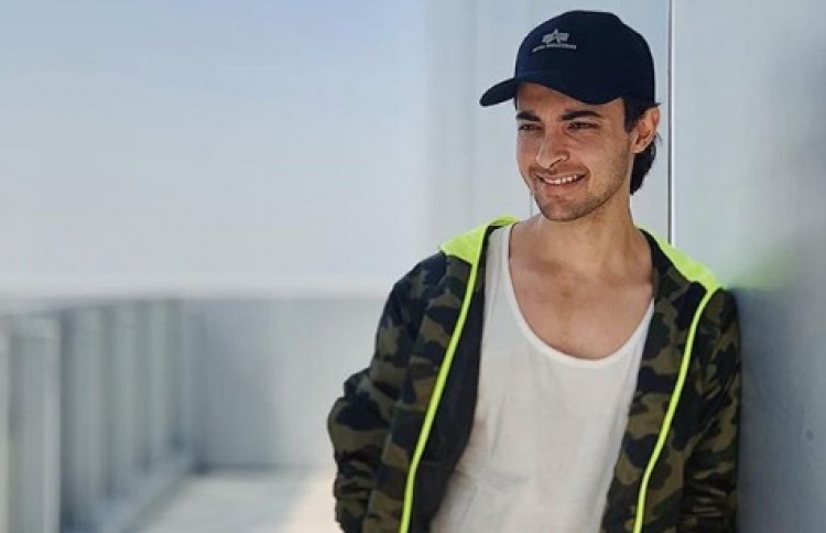 އާޔޫޝް: އޭނާ ދެން ވެސް ކުޅޭނީ ސަލްމާން ޕްރޮޑިއުސް ކުރާ ފިލްމެއް ކަމަށްވޭ.