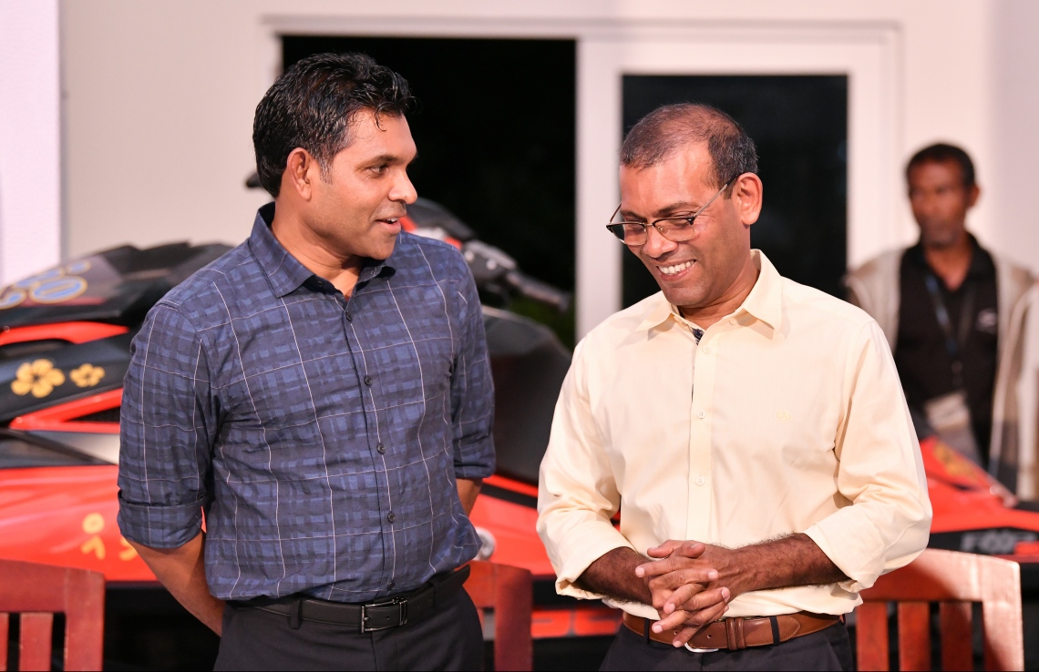 ހުޅުމާލެ: ނޮވެމްބަރު 10، 2018- ގެސްޓް ހައުސް އެސޯސިއޭޝަން އޮފް މޯލްޑިވްސް (ޖީއޭއެމް) ގެ ފަރާތުން، އިންތިޚާބީ ރައީސް އިބްރާހިމް މުހައްމަދު ސޯލިހް (އިބޫ) އަދި އިންތިޚާބީ ނައިބު ރައީސް ފައިސަލް ނަސީމަށް މަރުހަބާ ދެންނެވުމަށް ރެހެންދި ސްކޫލްގައި ބޭއްވި ހަފްލާގެ ތެރެއިން، ކުރީގެ ރައީސް މުހައްމަދު ނަޝީދާއި ފައިސަލް ނަސީމް ވާހަކަފުޅު ދައްކަވަނީ.---ފޮޓޯ: ހުސައިން ވަހީދު/މިހާރު