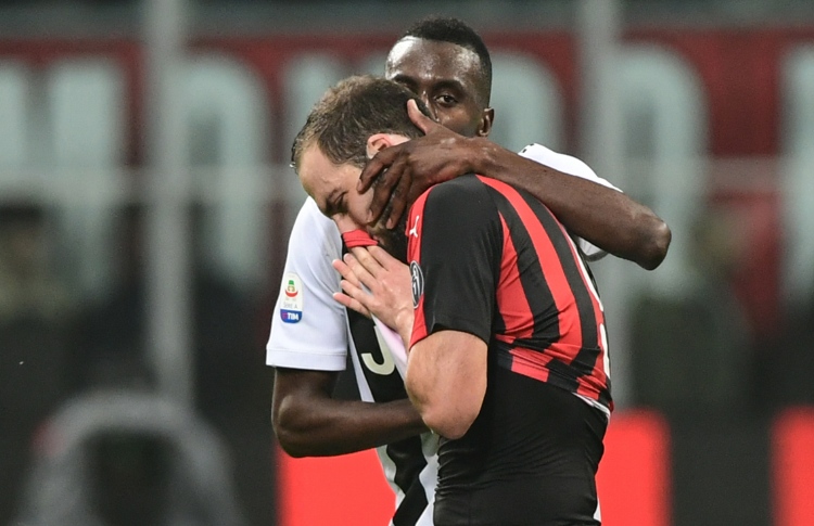 ހިގައިން އަށް ރަތެއް، ޔުވެންޓަސް އަށް މޮޅެއް