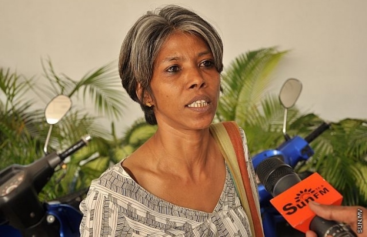 މުއްދަތު އިތުރުނުކޮށް، ވެލެޒިނީ އެޑްމިޓްކޮށްފި