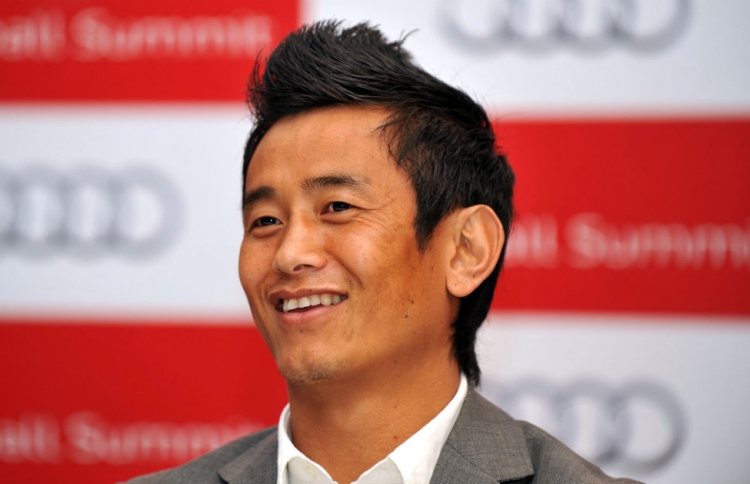 ފުޓްބޯޅަ ތަރި ބައިިޗުންގެ ވާހަކަ ބޮޑު ސްކްރީނަށް