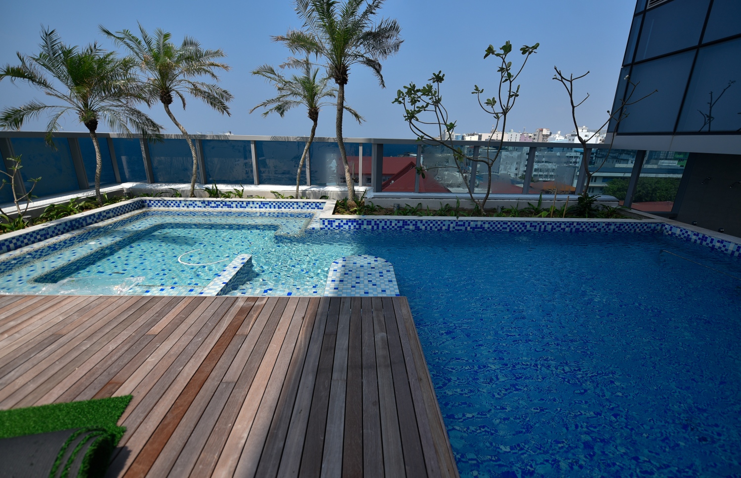 ދަރުމަވަންތަ ހޮސްޕިޓަލްގައި ހެދި ސްވިމިން ޕޫލް: .---ފޮޓޯ: އަހުމަދު ނިޝާތު/މިހާރު