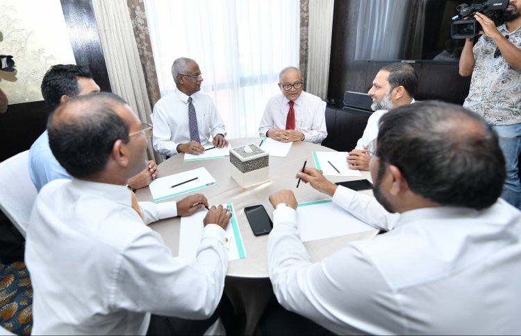 އެމްޑީޕީ އާ ހެދި ކޯލިޝަންގައި ފުރަތަމަ ރެނދު އަޅައިފި