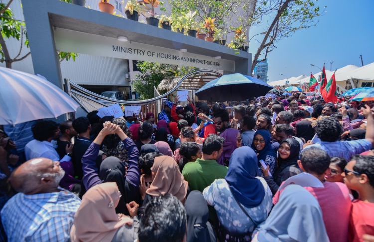 ދިރިއުޅުމުގެ ހާލަތު ބަލަން ފްލެޓް ކޮމިޓީން ގޭގެ އަށް