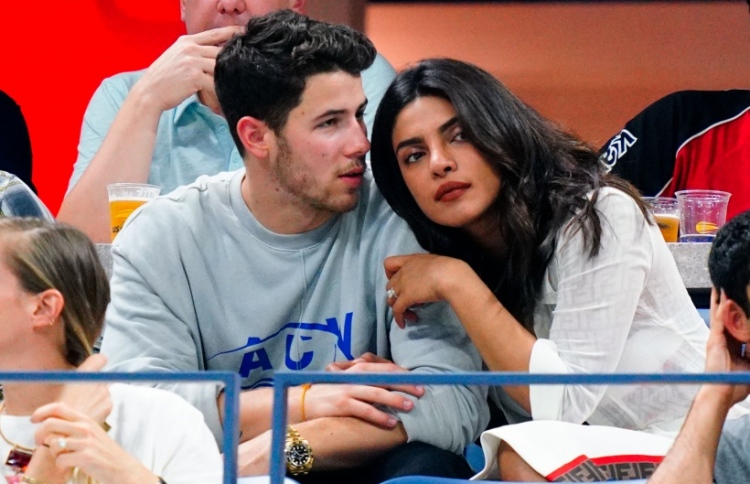 ނިކް އާއި ޕްރިޔަންކާ: ދެ މީހުން އަންނަނީ ކައިވެންޏަށް ތައްޔާރުވަމުން.