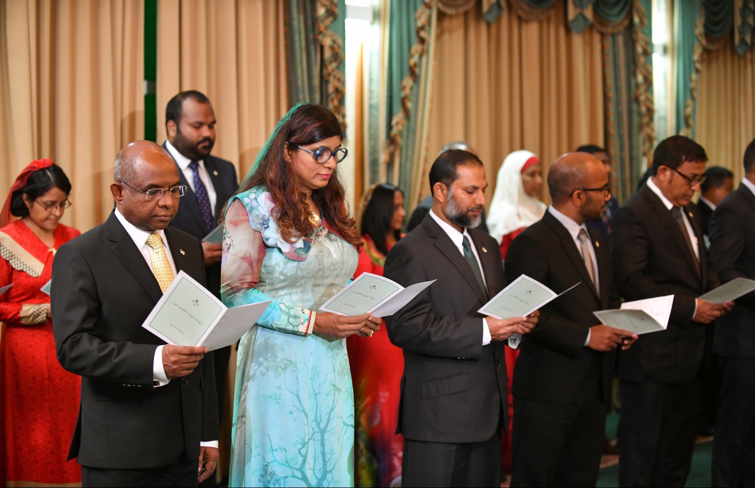 މިނިސްޓަރުން ހުވާ ކުރެއްވުމުގެ ރަސްމިއްޔާތުގެ ތެރެއިން-- ފޮޓޯ: ރައީސް އޮފީސް