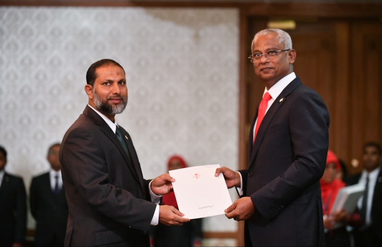 އިމްރާން ވަޒީރުކަން ކުރުމަށް ހުރަސް އެބައޮތް: ފާއިޒް