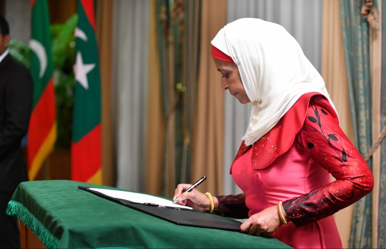 މުވައްޒަފުންނަށް ރަނގަޅު ގޮތެއް ހޯދަން މަޝްވަރާކުރަނީ