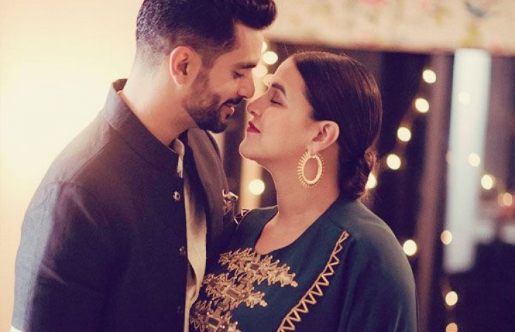 ނޭހާ އާއި އަންގަދު: ދެ މީހުންނަށް މިހާރު ވަނީ ދަރިއަކު ލިބިފައި.