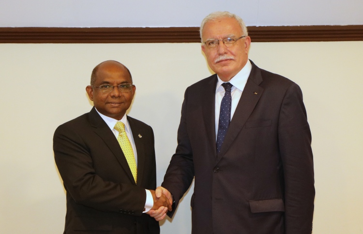 ފުރަތަމަ ބައްދަލުކުރެއްވުން ފަލަސްތީނުގެ މިނިސްޓަރާ އެކު