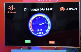 Dhiraagu demonstrating 5G internet speed. PHOTO: AHMED NISHAATH/MIHAARU