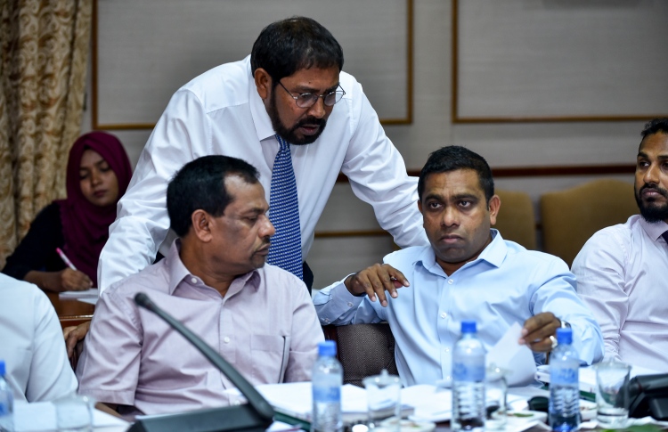 މެމްބަރުން ގަޑި އަށް ހާޒިރުނުވާ މައްސަލަ ކޮމިޓީ އަށް