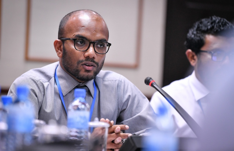 ސޮވެރިން ބޮންޑު ވިއްކުމުގެ ވިސްނުން ދޫކޮށްލައިފި