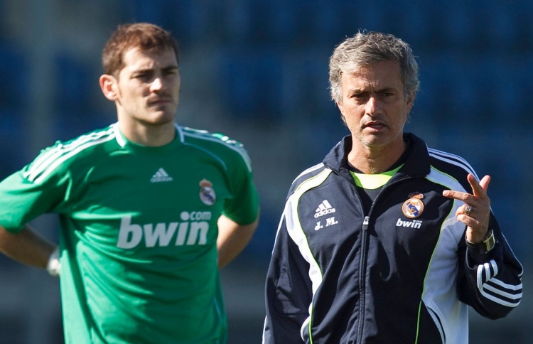 ކަސިއަސްގެ ވާހަކަތަކަށް މޮރީނިއޯ ރައްދުދީފި