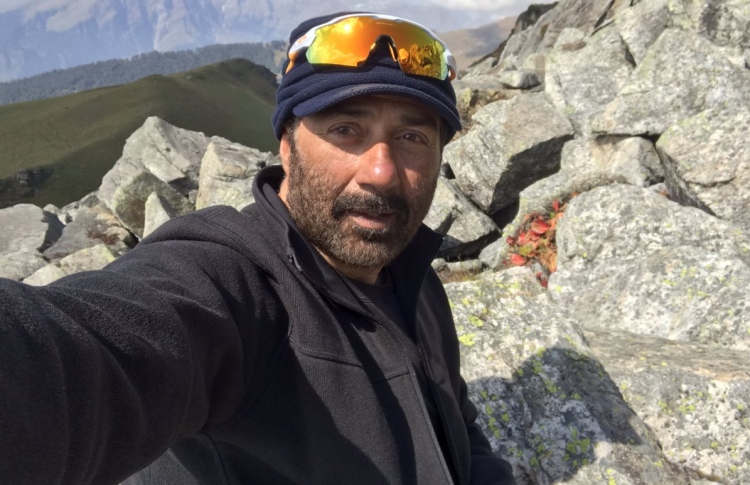 ދުވަހަކު ވެސް ސްކްރިޕްޓެއް ނުކިޔަން: ސަނީ